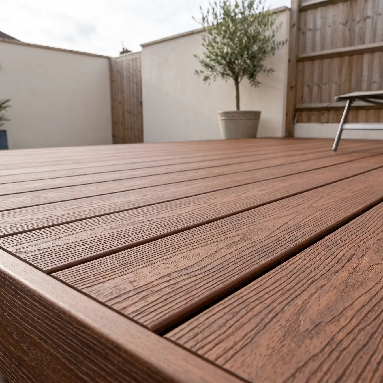 Red Brown Woodgrain Board 3.6m